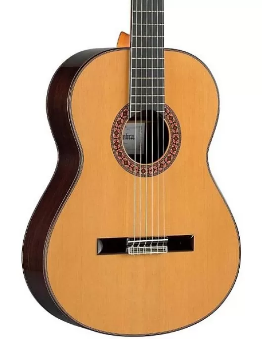 Alhambra 8 P Classical Acoustic Guitar Gloss Natural